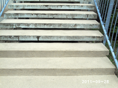 Treppe halb